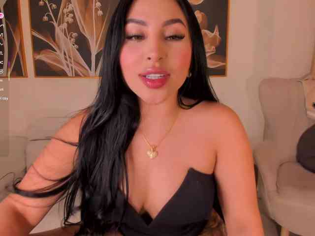 MiaRoberts1 webcam