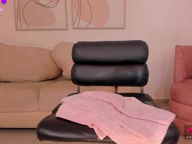 MiaRoberts1 MiaRoberts1