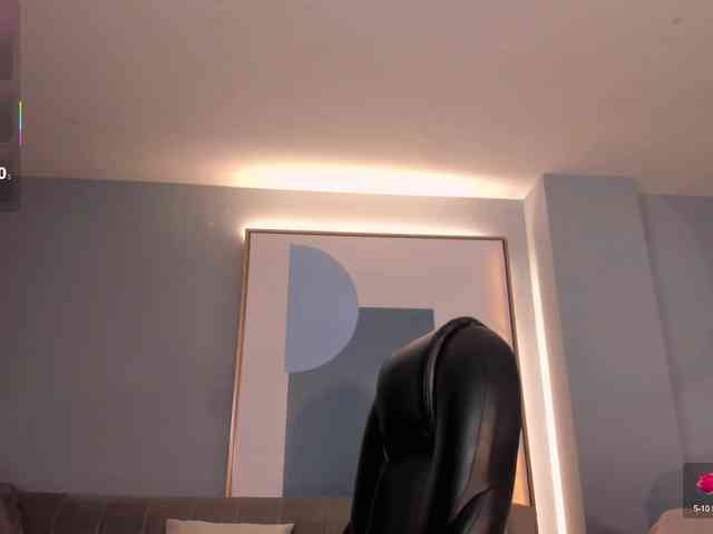 MiaRoberts1 webcam