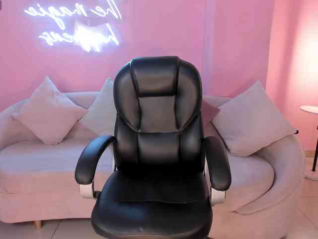 MiaRoberts1 MiaRoberts1