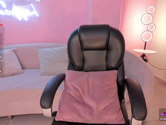 MiaRoberts1 MiaRoberts1