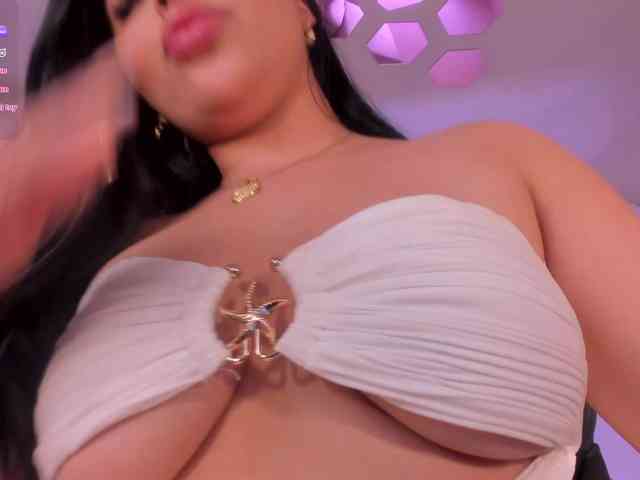 MiaRoberts1 webcam