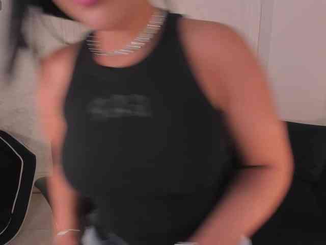 MiaRoberts1 MiaRoberts1