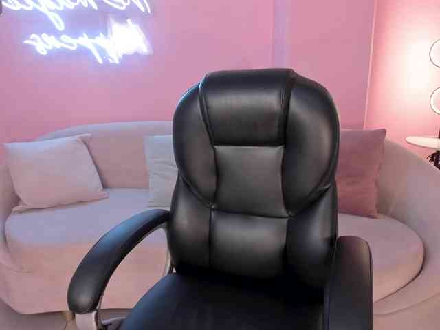 MiaRoberts1 MiaRoberts1