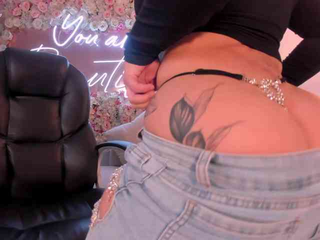 online cam fun MiaRoberts1