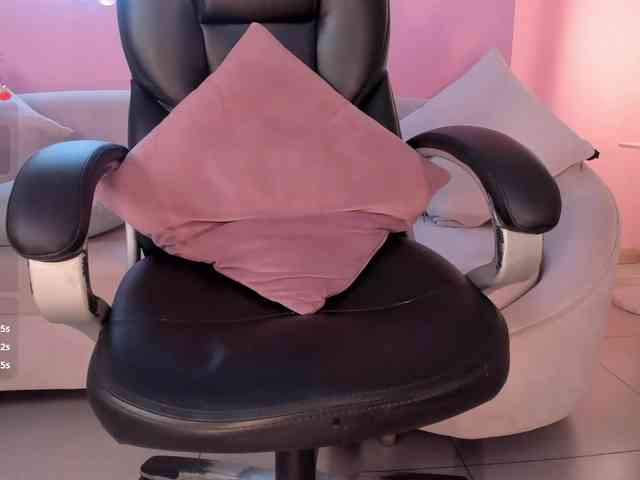 MiaRoberts1 MiaRoberts1