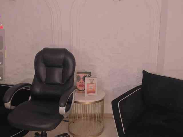 MiaRoberts1 MiaRoberts1