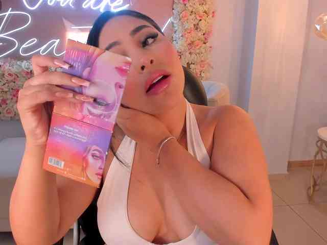 MiaRoberts1