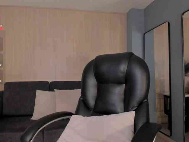 MiaRoberts1 MiaRoberts1