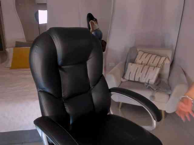 MiaRoberts1 MiaRoberts1