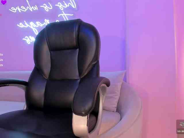 MiaRoberts1 webcam
