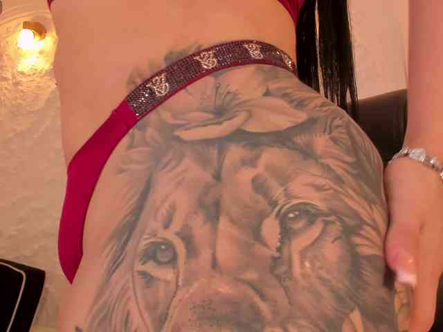 MiaRoberts1 MiaRoberts1