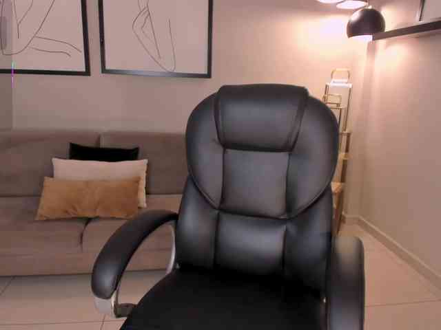 MiaRoberts1 MiaRoberts1