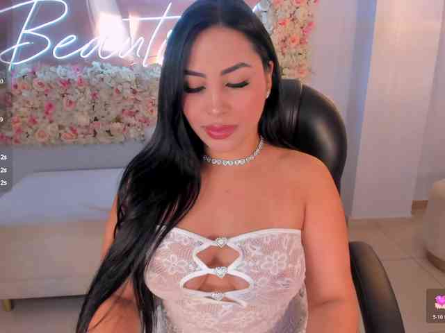 MiaRoberts1 MiaRoberts1