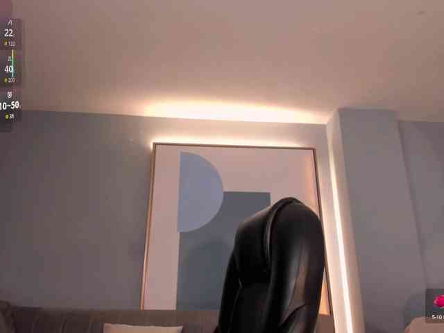 MiaRoberts1 webcam