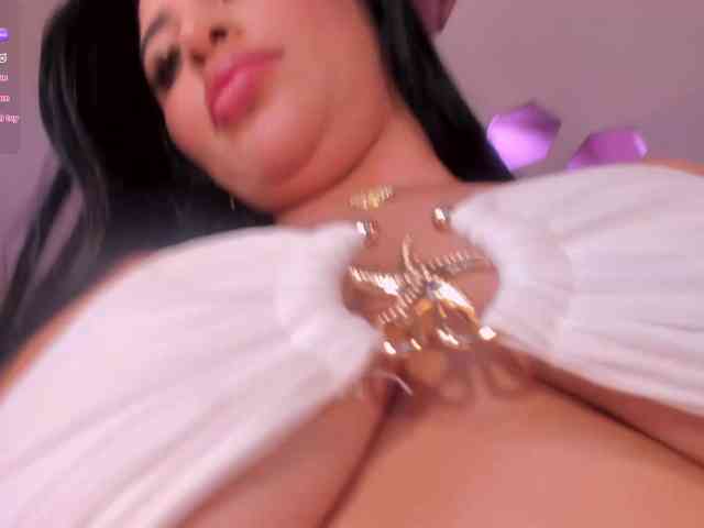 MiaRoberts1 webcam