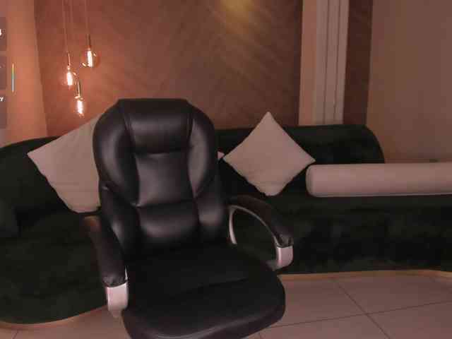 MiaRoberts1 MiaRoberts1