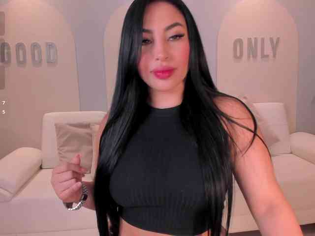 MiaRoberts1 MiaRoberts1