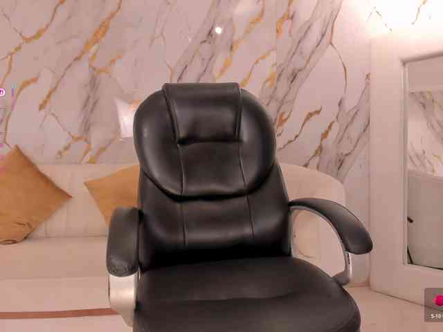 MiaRoberts1 MiaRoberts1