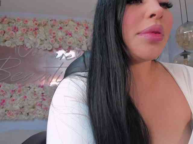 MiaRoberts1 MiaRoberts1