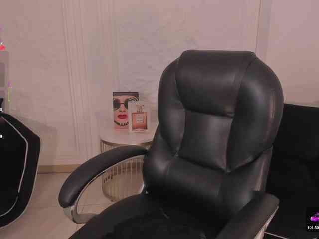 MiaRoberts1 MiaRoberts1