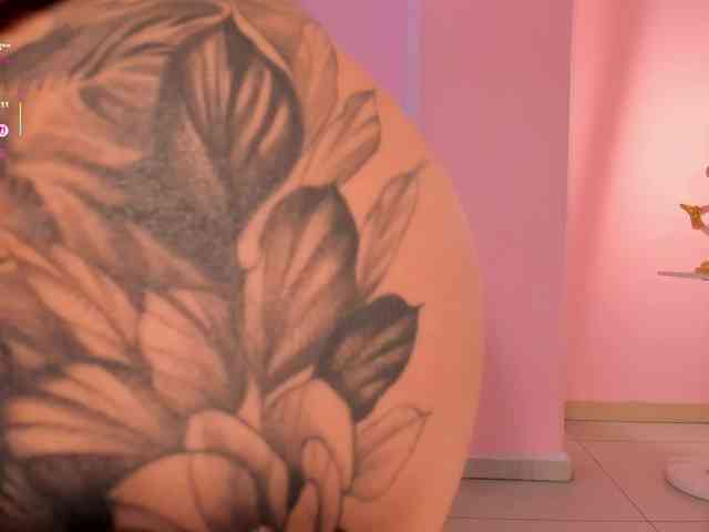 MiaRoberts1 MiaRoberts1