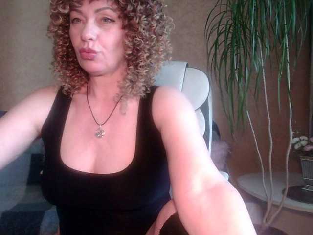 RoxolanaNiks's BongaCams show and profile