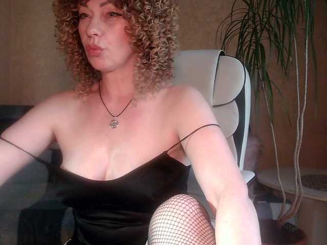 RoxolanaNiks's BongaCams show and profile