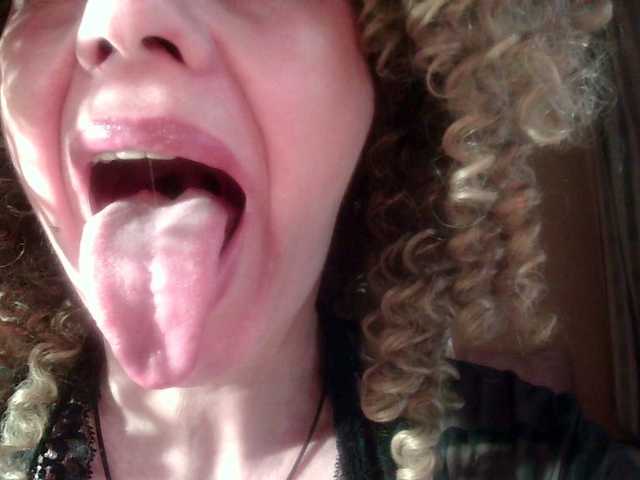 RoxolanaNiks's BongaCams show and profile