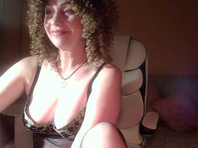 RoxolanaNiks's BongaCams show and profile