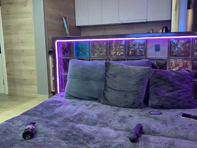 Love-me-miss's BongaCams show and profile