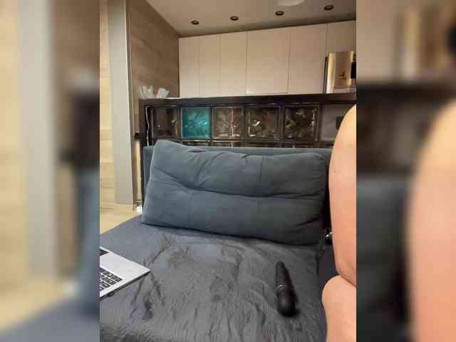 videochat nude No-Face-Guy