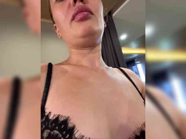 Miss_Love webcam