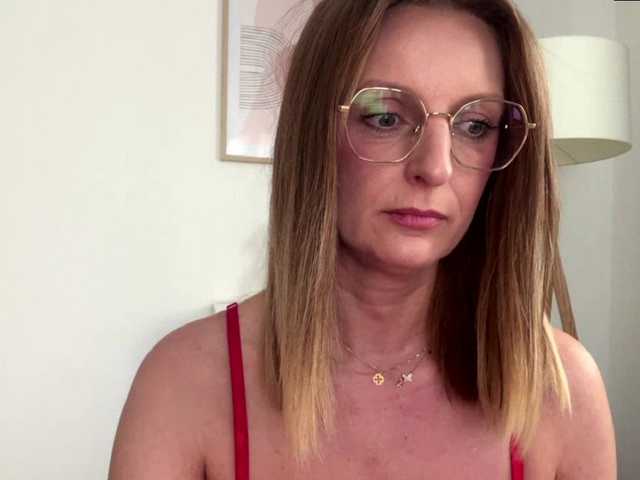 RachellaFox's BongaCams show and profile