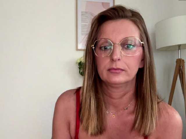 RachellaFox's BongaCams show and profile