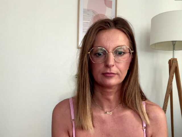 RachellaFox's BongaCams show and profile