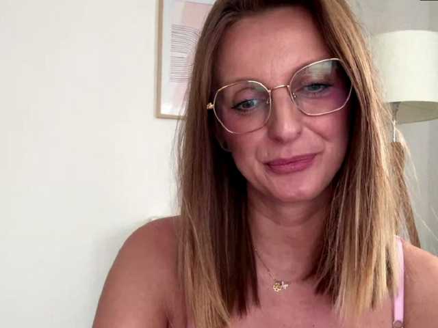 RachellaFox's BongaCams show and profile