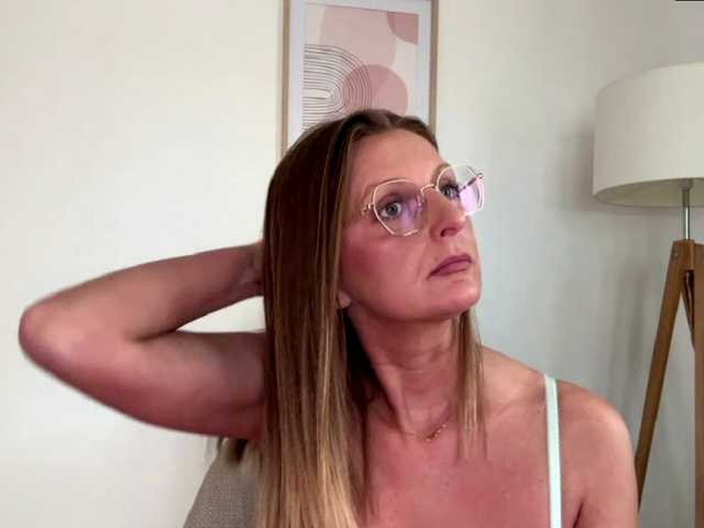 RachellaFox's BongaCams show and profile