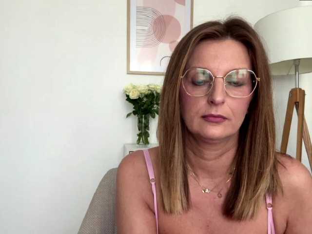 RachellaFox's BongaCams show and profile