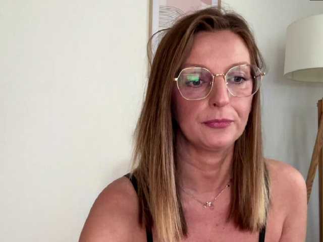 RachellaFox's BongaCams show and profile