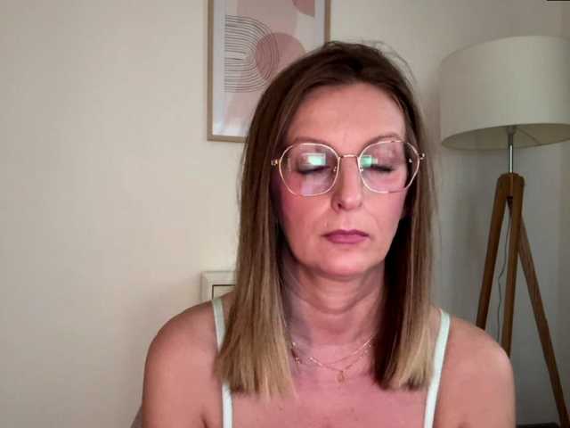 RachellaFox's BongaCams show and profile