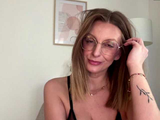 RachellaFox's BongaCams show and profile