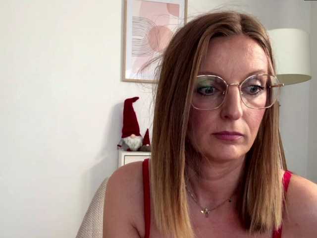 RachellaFox's BongaCams show and profile