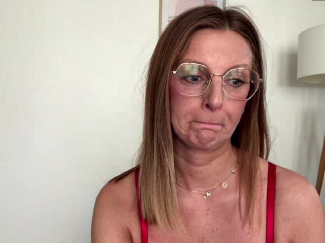 RachellaFox's BongaCams show and profile