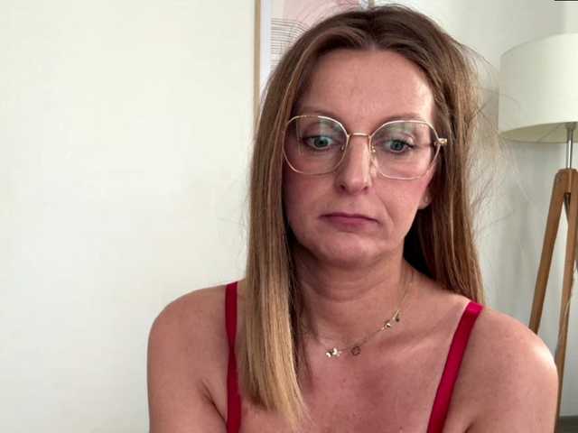 RachellaFox's BongaCams show and profile