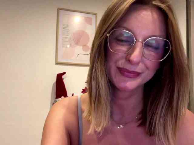 RachellaFox webcam