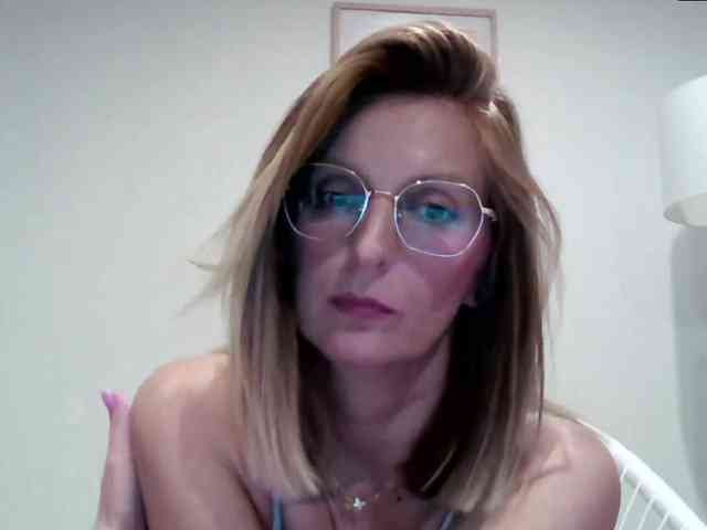 RachellaFox webcam