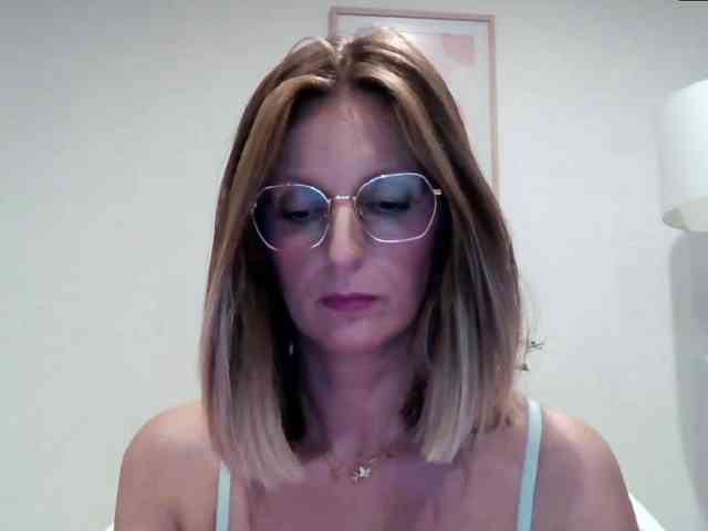 RachellaFox webcam