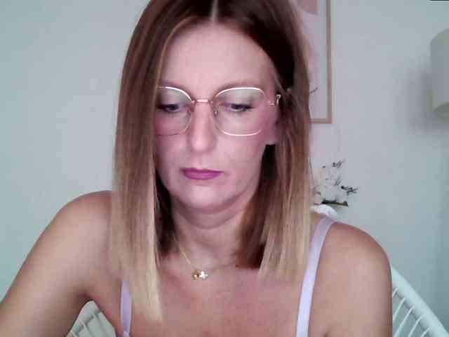 RachellaFox webcam