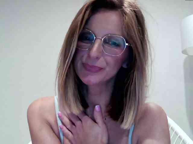 RachellaFox webcam
